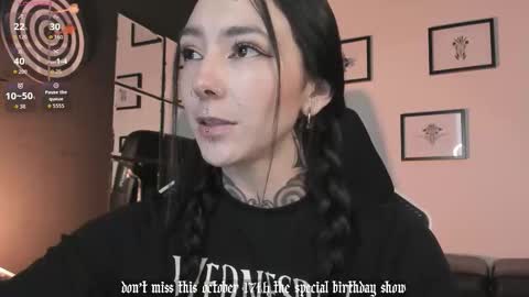 juliet_sourire online show from October 4, 2:04 pm