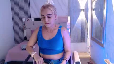 julieta__fox_ online show from February 28, 3:07 am