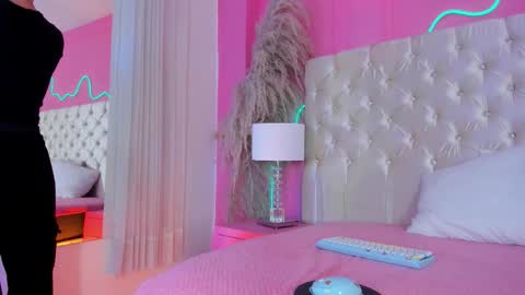 Julieta  online show from March 31, 11:43 am