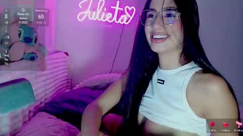 Snapshot of julieta_duke chatting on October 25, 2:30 am Julieta Duke online show from October 25, 2:30 am