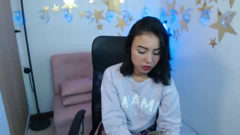 Snapshot of julieta_fn chatting on February 9, 2:43 pm julieta_fn online show from February 9, 2:43 pm