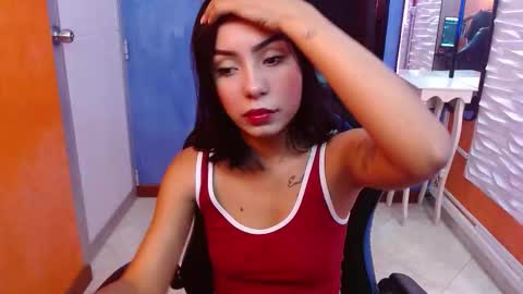 Snapshot of julieta_fn chatting on February 12, 2:34 pm julieta_fn online show from February 12, 2:34 pm