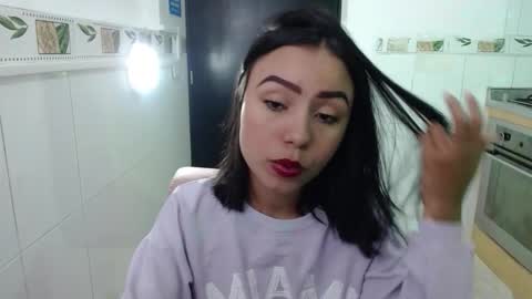 Snapshot of julieta_fn chatting on February 18, 3:08 pm julieta_fn online show from February 18, 3:08 pm