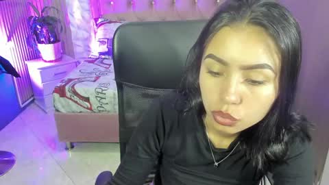 julieta_fn online show from May 30, 3:09 pm