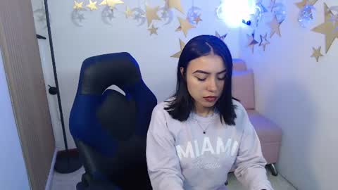 Snapshot of julieta_fn chatting on June 30, 2:07 pm julieta_fn online show from June 30, 2:07 pm