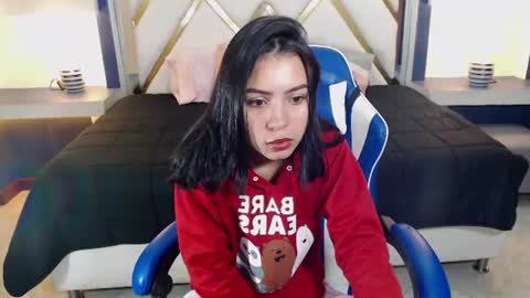 Snapshot of julieta_fn chatting on July 18, 1:26 pm julieta_fn online show from July 18, 1:26 pm