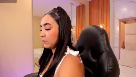     online show from February 3, 10:48 pm