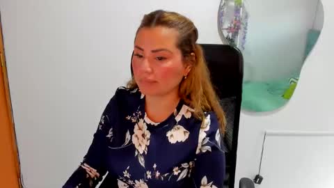 Snapshot of julieta_star69 chatting on September 9, 7:57 pm julieta_star69 online show from September 9, 7:57 pm