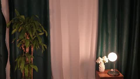 Snapshot of julieta_valencia chatting on July 19, 2:59 am julieta_valencia online show from July 19, 2:59 am
