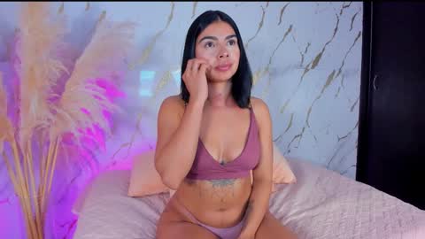 Julieth Gomez online show from February 19, 1:12 am