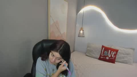 Snapshot of julieth_brown_ chatting on November 20, 6:40 pm Julieth online show from November 20, 6:40 pm