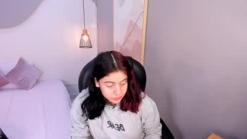 Snapshot of julieth_brown_ chatting on December 1, 7:41 pm Julieth online show from December 1, 7:41 pm