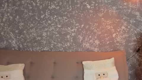 Snapshot of julieth_brown_ chatting on December 5, 8:05 pm Julieth online show from December 5, 8:05 pm