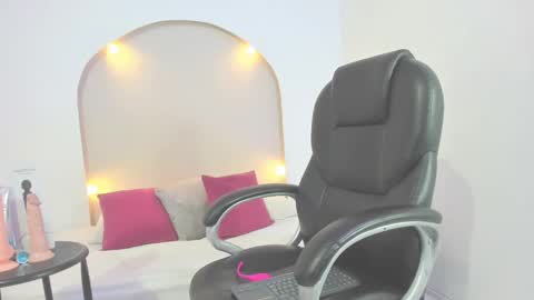 Julieth  online show from September 25, 11:52 pm