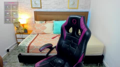 Snapshot of julieth_love_ chatting on September 14, 1:32 pm Julieth online show from September 14, 1:32 pm