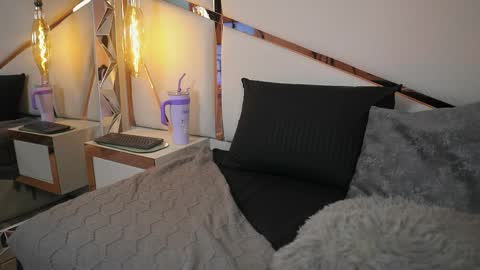 julieth_rojas online show from April 15, 4:30 am