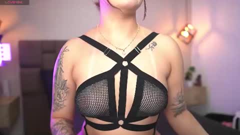 Snapshot of julieth_rojas chatting on June 19, 4:06 am julieth_rojas online show from June 19, 4:06 am
