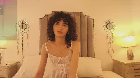 Snapshot of julietta___ chatting on June 12, 12:59 pm julietta online show from June 12, 12:59 pm