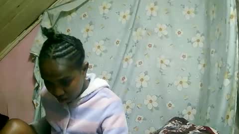 juliette9794 online show from September 21, 12:01 am