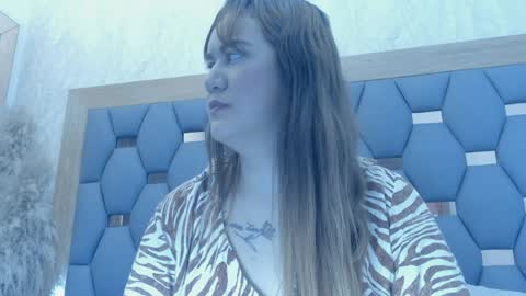 juliette_pretty_ online show from March 31, 7:03 pm