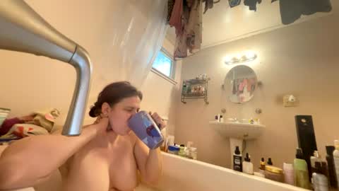 juliettelatte81200 online show from July 10, 7:05 pm