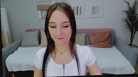juliettemonli online show from May 1, 7:18 pm
