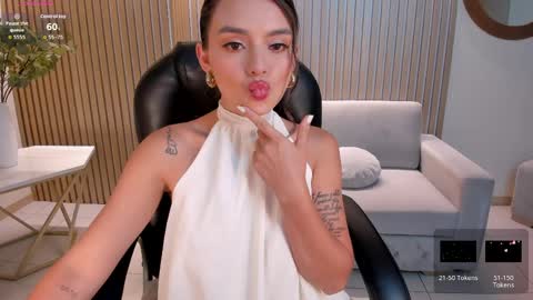 Juliette Moreau online show from April 9, 8:14 pm