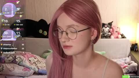 julifisher online show from April 9, 6:19 am