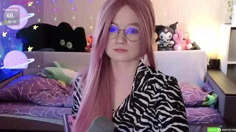 julifisher online show from April 13, 4:29 am