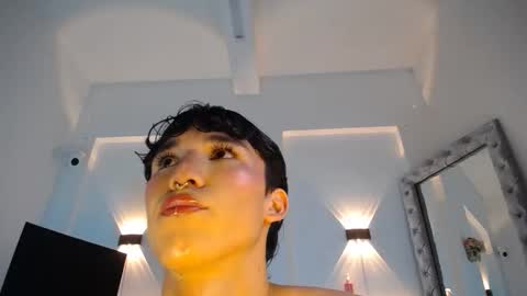 jullian online show from April 7, 9:04 pm