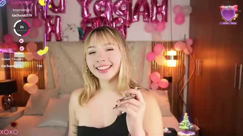 jullianapriv_ online show from January 6, 2:21 pm