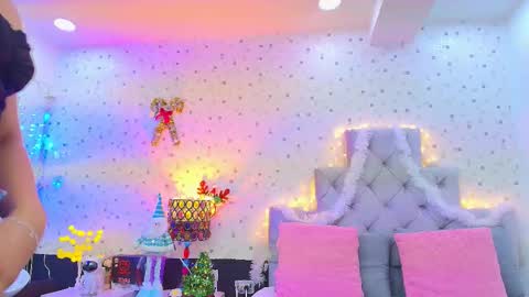 Julieta Reyes   online show from December 16, 11:59 am