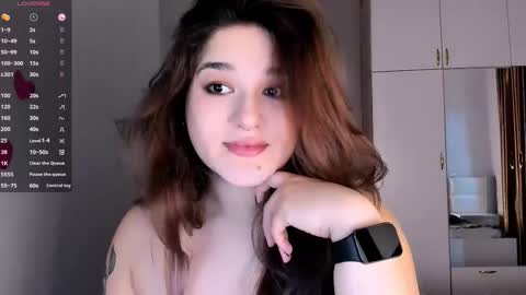 Julie online show from February 25, 12:13 pm