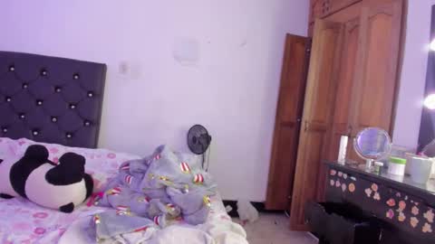 Snapshot of july_smith09 chatting on December 16, 9:53 pm july online show from December 16, 9:53 pm