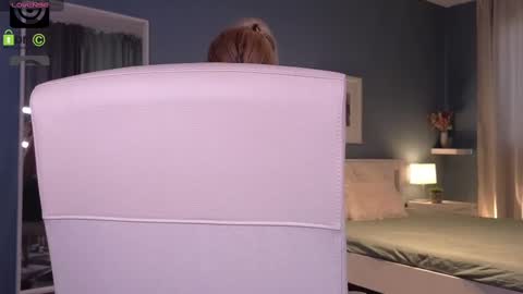 Snapshot of julya_parker chatting on February 26, 9:21 am Julya Mistress online show from February 26, 9:21 am