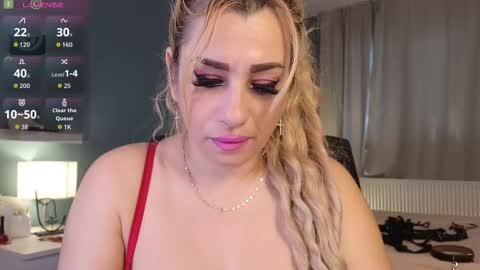 Snapshot of julya_parker chatting on October 10, 6:56 am Julya Mistress online show from October 10, 6:56 am