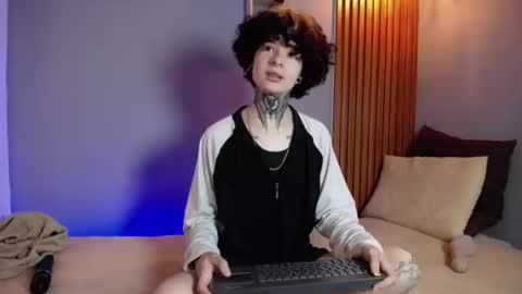 JuneBlake  online show from March 20, 3:06 pm