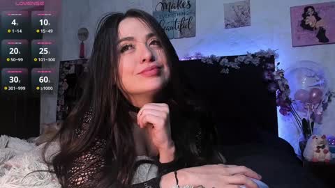 Snapshot of junee_ chatting on December 6, 8:26 am Maria online show from December 6, 8:26 am