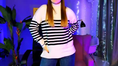 Snapshot of junewoods chatting on December 15, 6:28 am junewoods online show from December 15, 6:28 am