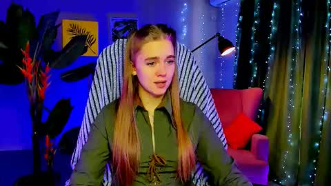 Snapshot of junewoods chatting on February 6, 7:45 am junewoods online show from February 6, 7:45 am