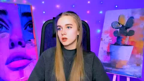 Snapshot of junewoods chatting on February 13, 12:23 pm junewoods online show from February 13, 12:23 pm