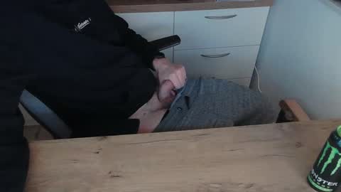 junk2711 online show from February 26, 6:21 pm