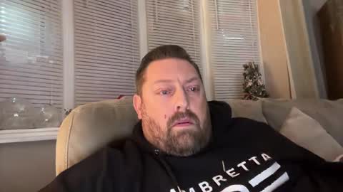 Snapshot of junky345 chatting on December 17, 8:10 pm Junky online show from December 17, 8:10 pm