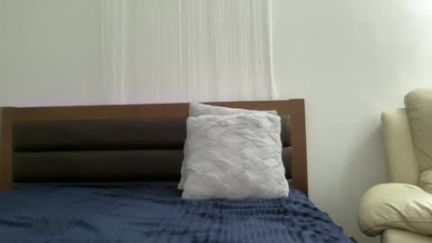 junovaughn online show from June 28, 2:17 am