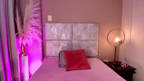 Jupiter Fox online show from April 15, 12:39 am