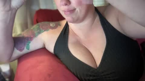 Snapshot of just4you101 chatting on December 25, 5:47 pm Flirty influncer online show from December 25, 5:47 pm