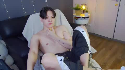 just_gay_ online show from February 9, 1:14 pm