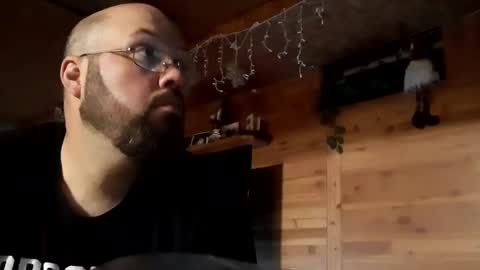 Snapshot of just_hangin_around chatting on September 23, 6:00 pm just_hangin_around online show from September 23, 6:00 pm