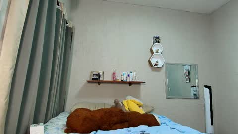Snapshot of just_isa chatting on May 21, 2:18 am Isa y Luci online show from May 21, 2:18 am