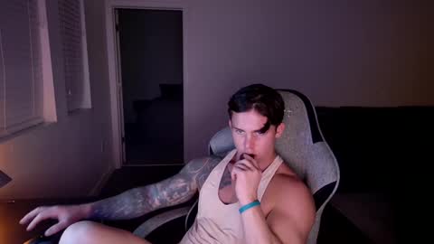BlueEyedJayy online show from December 2, 2:42 am